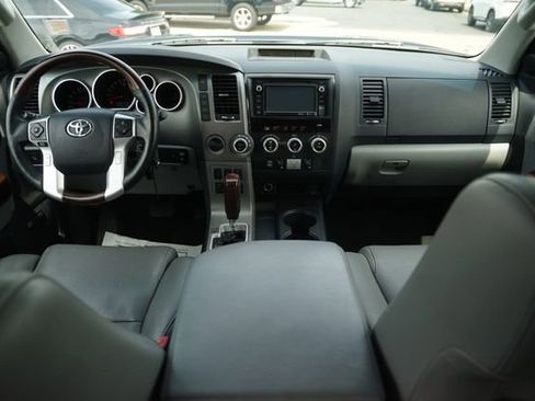 Used 2015 Toyota Sequoia Platinum AWD/4WD image 21