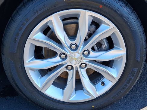 Used 2021 Chevrolet Malibu LT FWD image 27