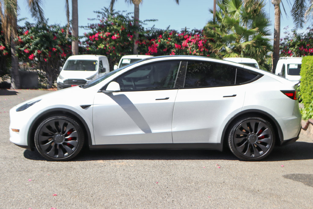 Used 2023 Tesla Model Y Performance AWD/4WD image 5