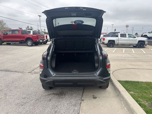 Used 2025 Hyundai Kona SEL FWD image 16