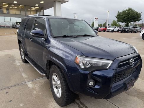 Used 2022 Toyota 4Runner SR5 Premium w/ Moonroof Package image 2