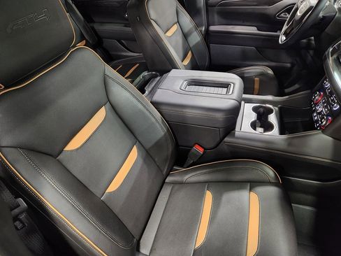 Used 2023 GMC Yukon XL AT4 image 32