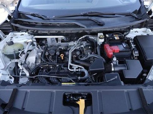 Used 2021 Nissan Rogue SV image 25