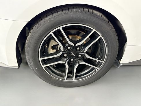 Used 2018 Ford Mustang Premium image 31