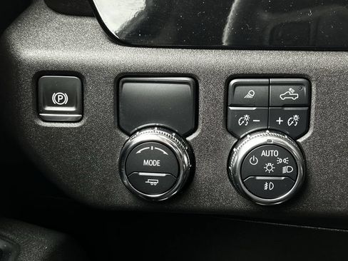 Used 2025 GMC Sierra 1500 SLT RWD image 24