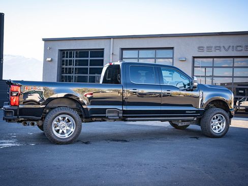 Used 2023 Ford F350 Platinum AWD/4WD image 6