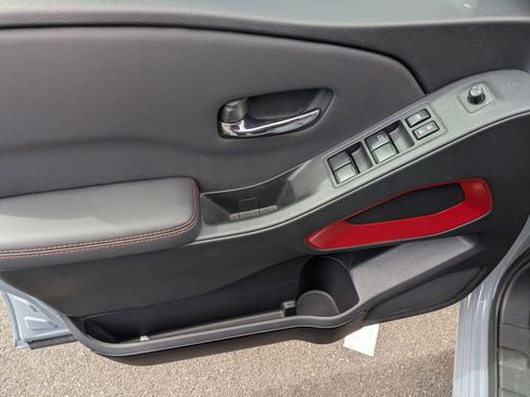 Used 2024 Nissan Frontier PRO-4X w/ Technology Package image 9