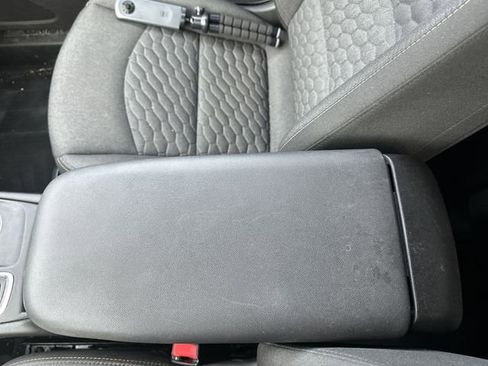Used 2019 Chevrolet Equinox LT w/ Driver Convenience Package AWD/4WD image 23