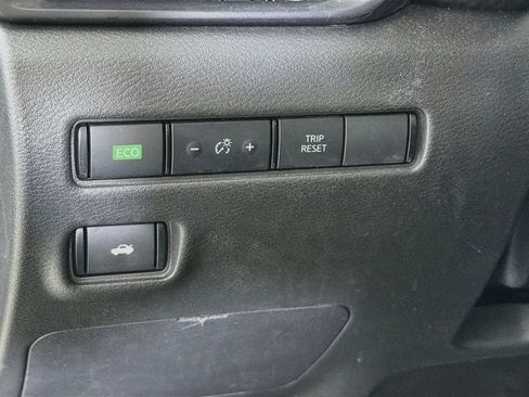 Used 2025 Nissan Sentra S FWD image 11