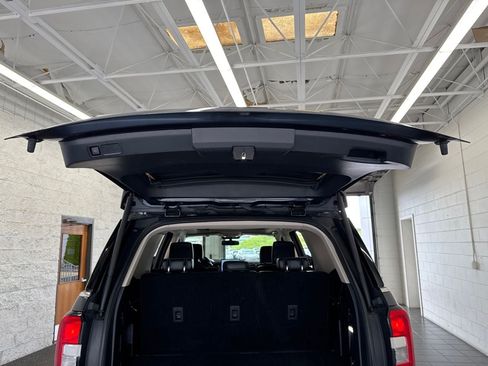 Used 2024 Ford Expedition XLT AWD/4WD image 11