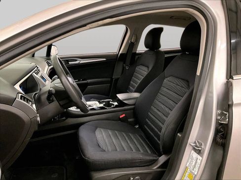 Used 2016 Ford Fusion SE FWD image 24