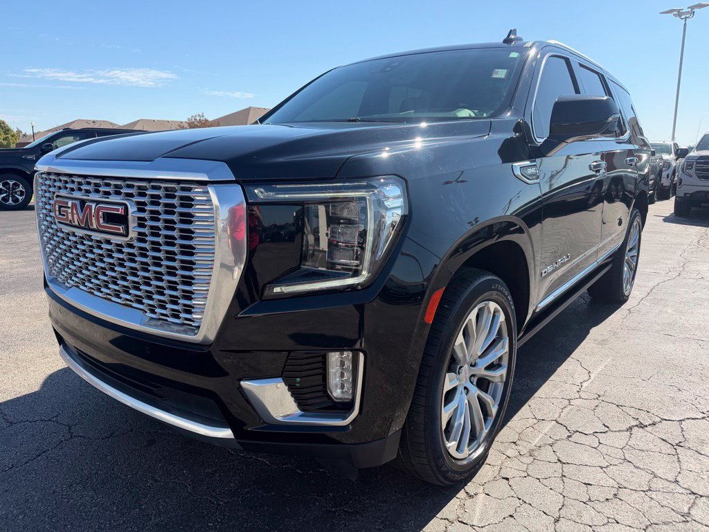 Used 2022 GMC Yukon Denali w/ Denali Premium Package AWD/4WD image 10