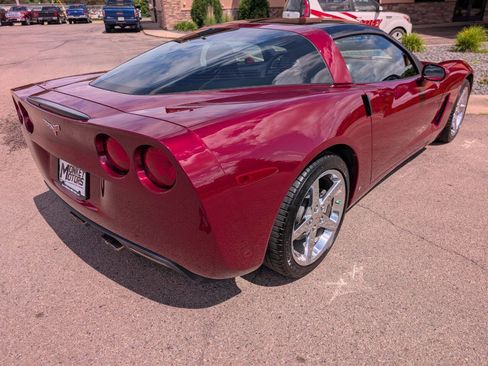 Used 2007 Chevrolet Corvette Coupe w/ Preferred Equipment Group RWD image 9