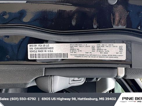 New 2025 Jeep Grand Cherokee L Limited AWD/4WD image 7