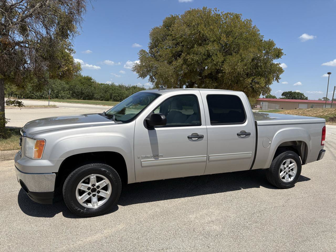 Used 2009 GMC Sierra 1500 SLE w/ Power Pack Plus RWD image 2