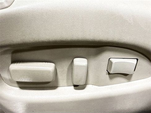 Used 2015 Cadillac SRX Luxury image 22