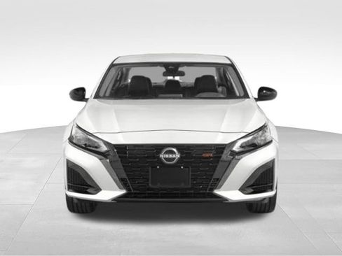Used 2024 Nissan Altima 2.5 SR FWD image 34