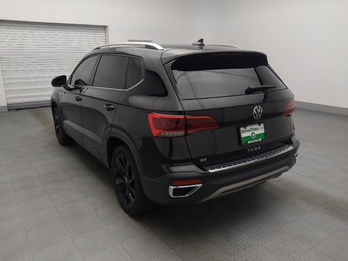 Used 2023 Volkswagen Taos SE w/ Panoramic Sunroof Package FWD image 5