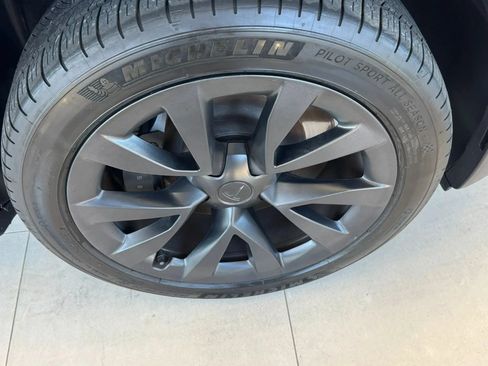 Used 2022 Tesla Model X AWD/4WD image 30