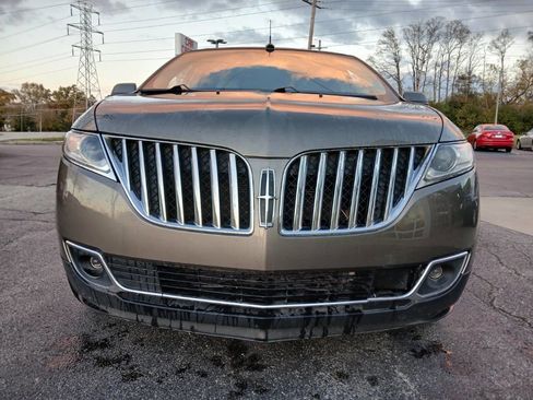Used 2012 Lincoln MKX AWD image 2