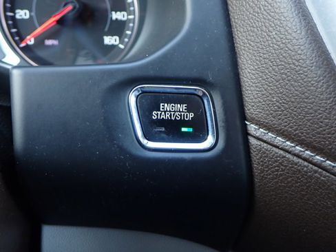 Used 2022 GMC Acadia SLE image 22