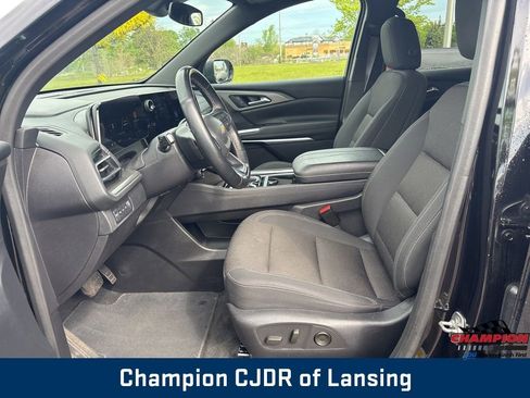 Used 2024 Chevrolet Traverse LT AWD/4WD image 13
