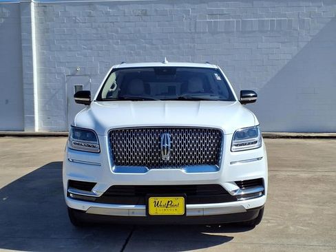 Used 2020 Lincoln Navigator L Reserve w/ Luxury Package RWD image 19