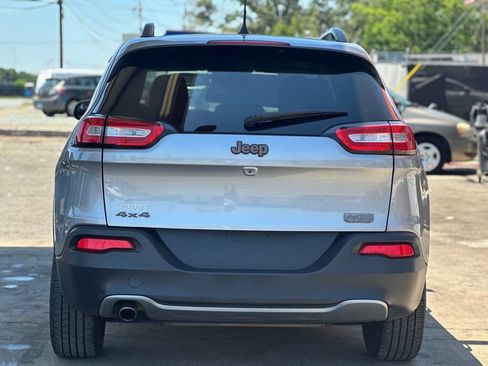 Used 2016 Jeep Cherokee 75th Anniversary AWD/4WD image 8