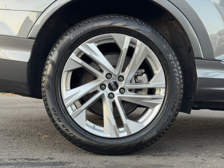Used 2022 Audi Q7 3.0T Premium Plus w/ Premium Plus Package AWD/4WD image 19