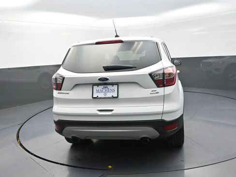 Used 2017 Ford Escape SE AWD/4WD image 9