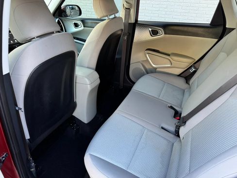 Used 2020 Kia Soul LX FWD image 17