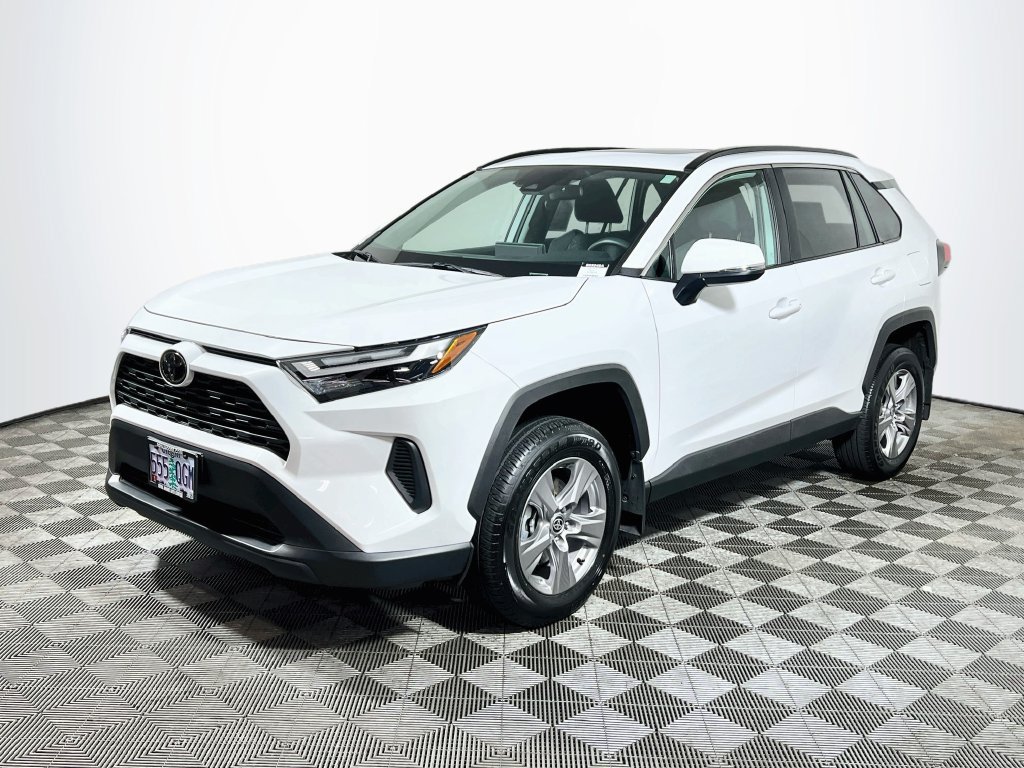 Used 2025 Toyota RAV4 XLE w/ Convenience Package AWD/4WD image 3