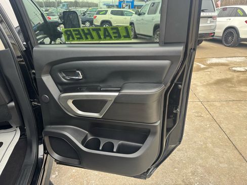 Used 2016 Nissan Titan S image 16