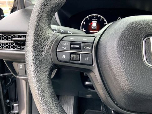 Used 2025 Honda HR-V LX image 25