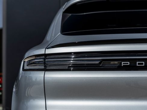 Certified 2026 Porsche Cayenne Coupe image 13