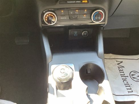 Used 2021 Ford Escape SE image 22