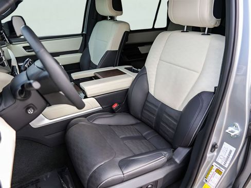 Used 2023 Toyota Sequoia Capstone AWD/4WD image 10