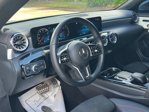 Used 2023 Mercedes-Benz CLA 250 4MATIC image 11