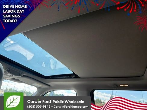 Used 2016 Ford F150 Lariat w/ Equipment Group 502A Luxury AWD/4WD image 12