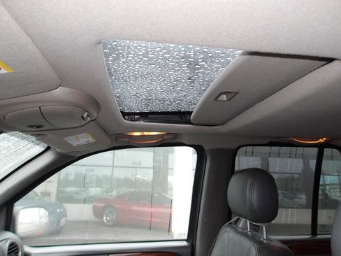 Used 2004 GMC Envoy SLT w/ Preferred Equipment Group image 14