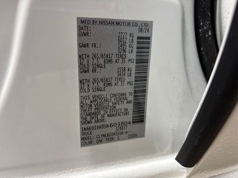 Used 2025 Nissan Frontier SV AWD/4WD image 16