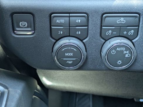 New 2026 Chevrolet Silverado 1500 LT w/ Z71 Off-Road Package AWD/4WD image 14