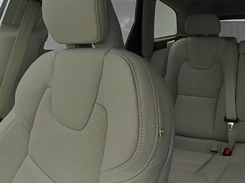 New 2026 Volvo XC60 B5 Ultra w/ Protection Package Premier image 30