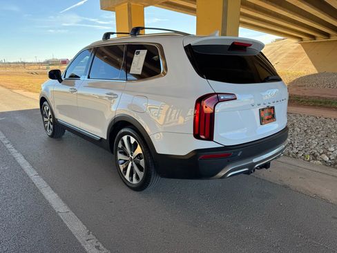 Used 2022 Kia Telluride EX w/ EX Premium Package image 5