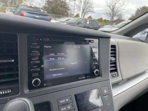 Used 2020 Toyota Sienna LE image 36