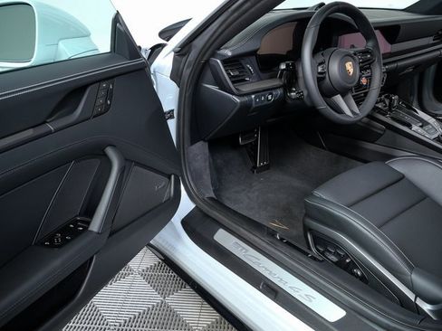 New 2026 Porsche 911 Carrera 4S image 8