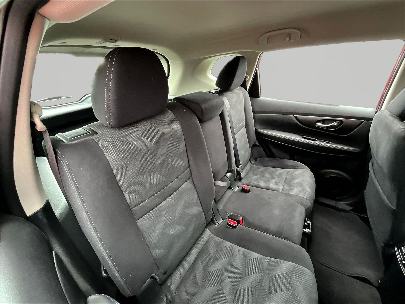 Used 2014 Nissan Rogue S AWD/4WD image 25