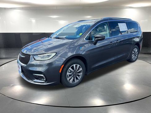 Used 2021 Chrysler Pacifica Touring-L FWD image 11