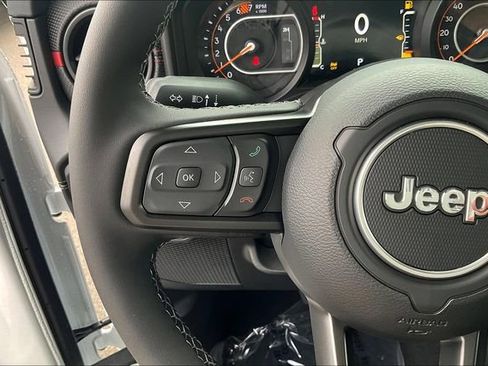New 2025 Jeep Wrangler Unlimited Rubicon image 14