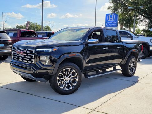 Used 2024 GMC Canyon Denali AWD/4WD image 1